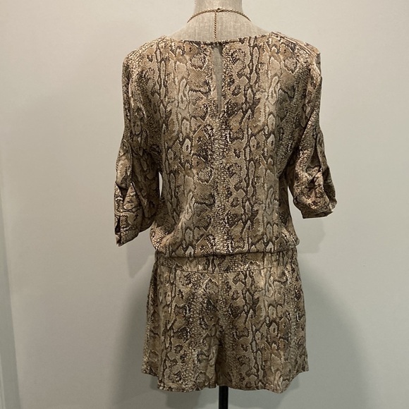 Bcbgmaxazria Romper Marcelle Python Print Silk  Shorts - Picture 10 of 16